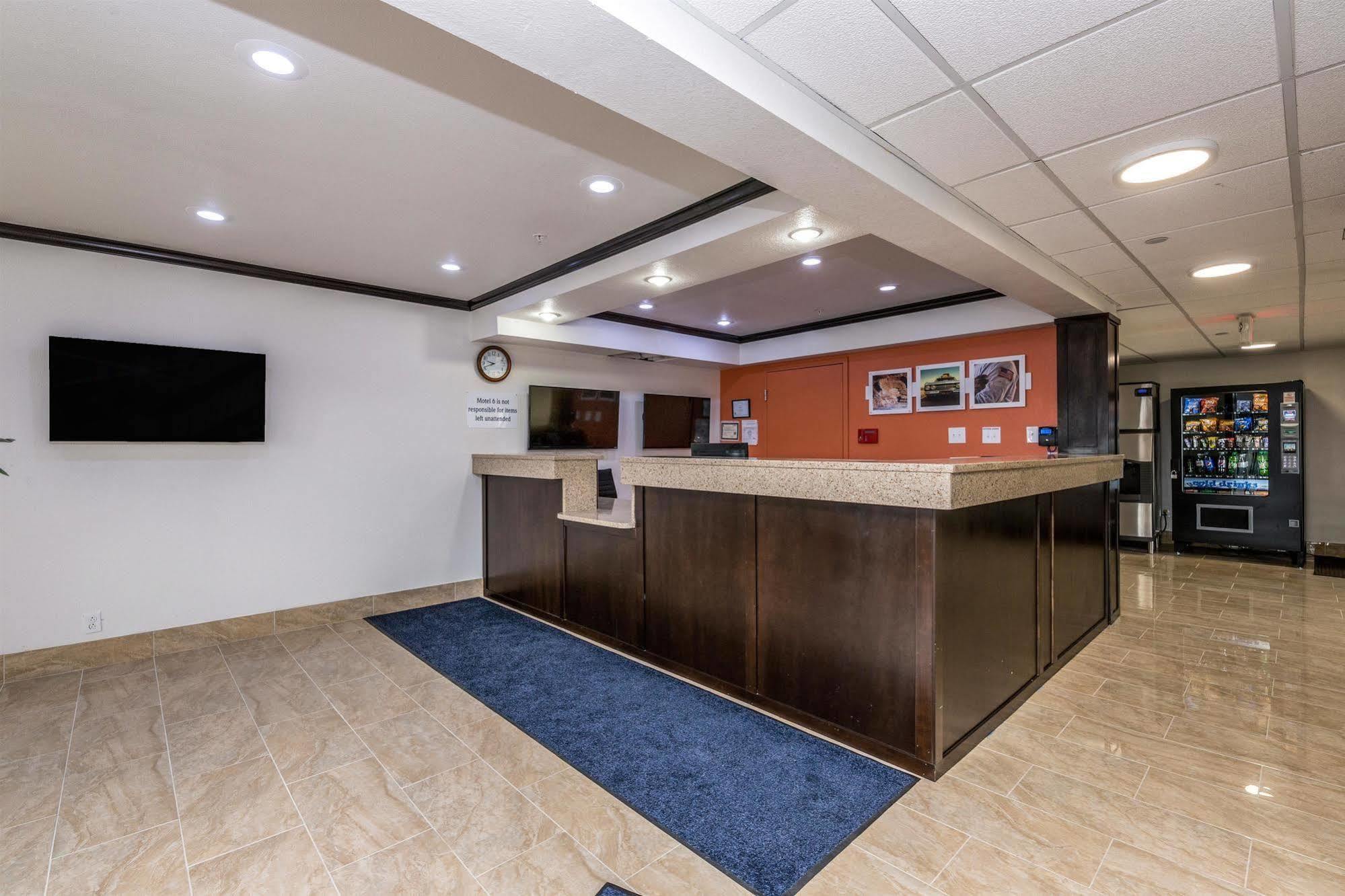 Motel 6 Peoria Buitenkant foto